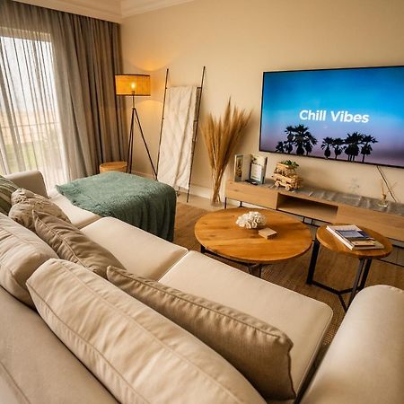 Deja Blue Beachfront Villa, Newly Renovated Langstrand Luaran gambar